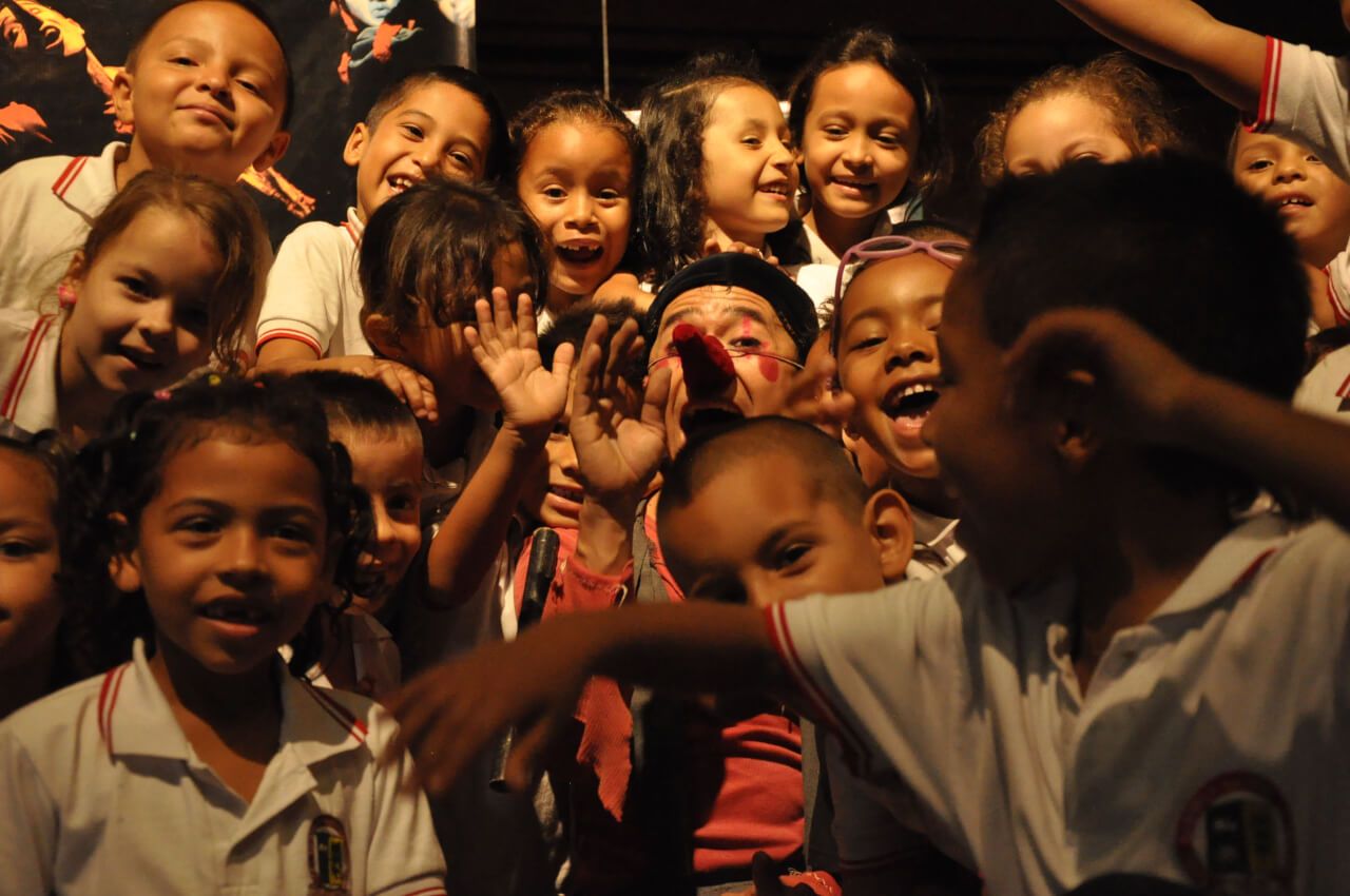 Guías de uso: Rondas y cantos Maguaré para jugar con los niños