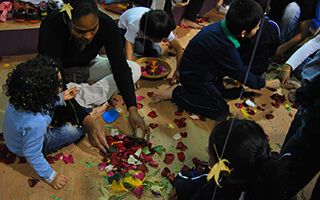 Vivir las artes plásticas con los niños con los 4 elementos de la Naturaleza