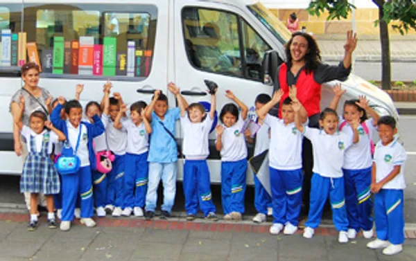 Un Bibliobús para que los niños lean la ciudad