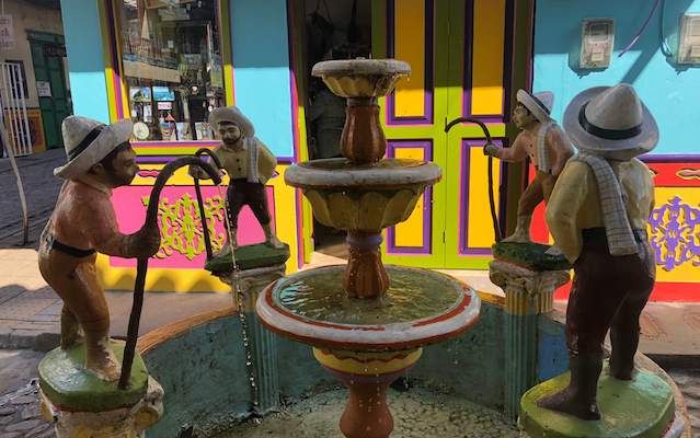 Don Arsenio, vendedor de figuritas