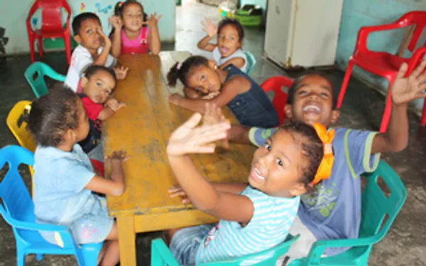 Acompañar la relación de los niños con la tecnología los ayuda a incorporar el lenguaje hablado