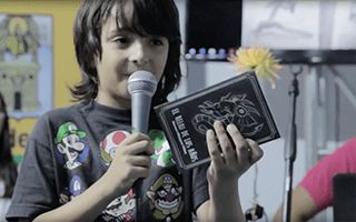 Romeo y su primer libro: El reloj de los años